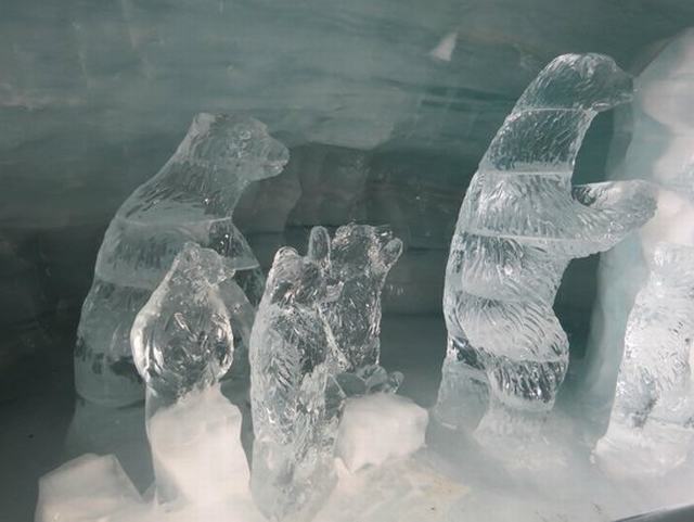 https://d3r8gwkgo0io6y.cloudfront.net/upload/ice structures in ice palace.jpg